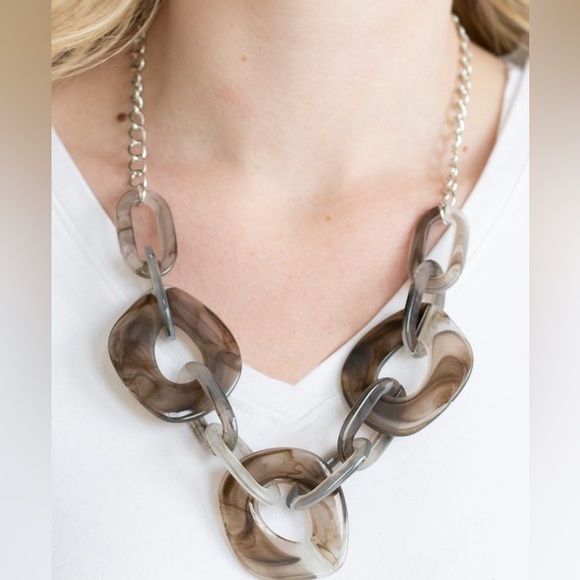 paparazzi Jewelry - Courageously Chromatic Paparazzi - Silver Toned Necklace & Earrings Set